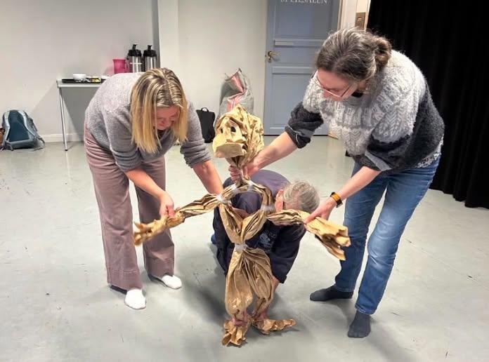 Lenke til artikkel: Kurs i Figurteater med Anna Ivanova 6.-8. november!